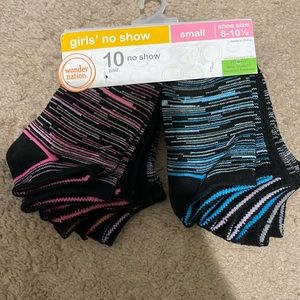 Wonder Nation girls’ no show socks